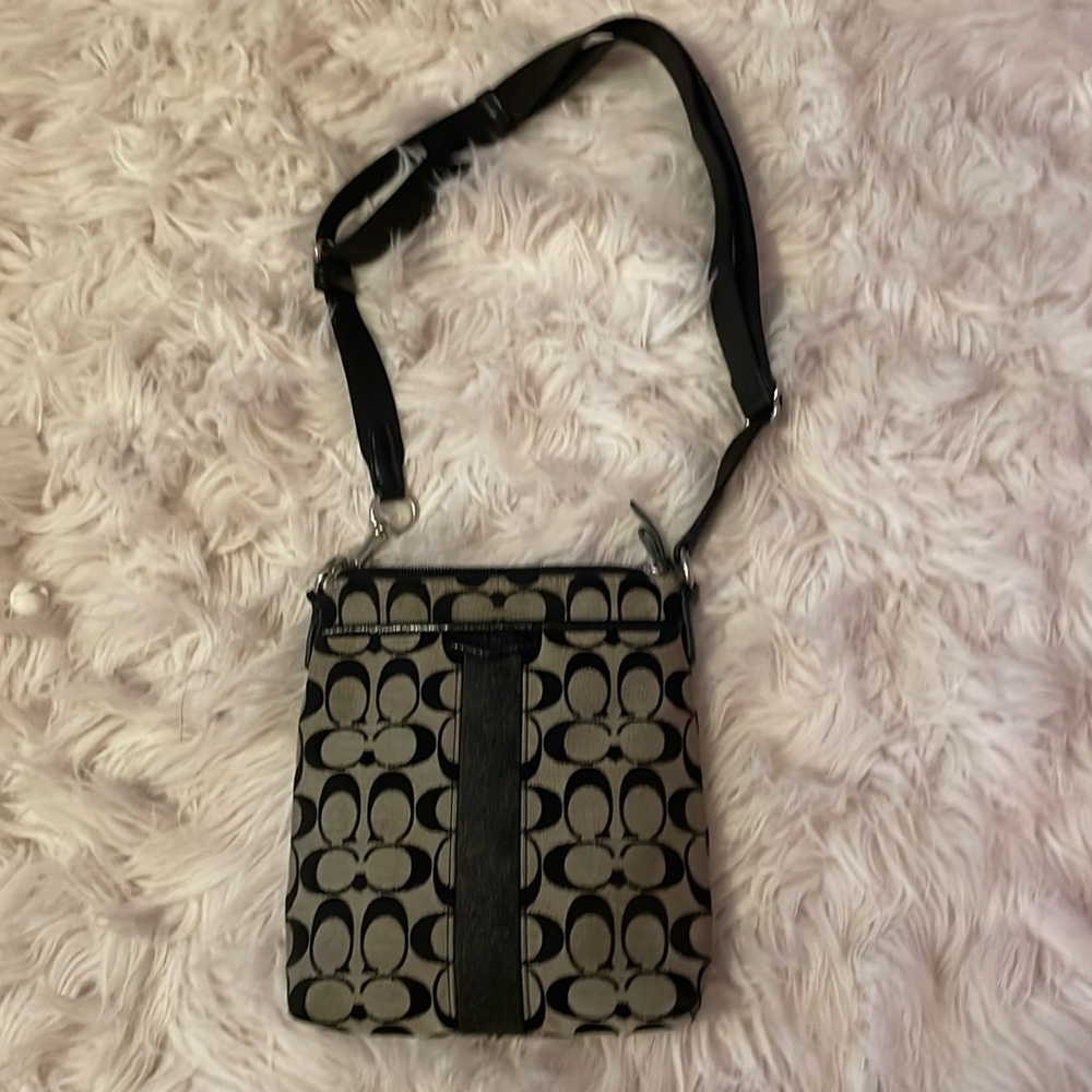 This is a authentic coach purse preowned